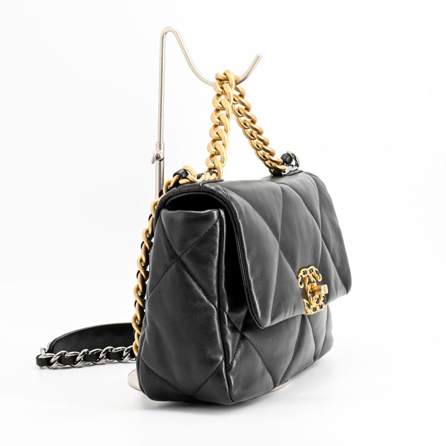Chanel Shoulder Bag Black — view 2