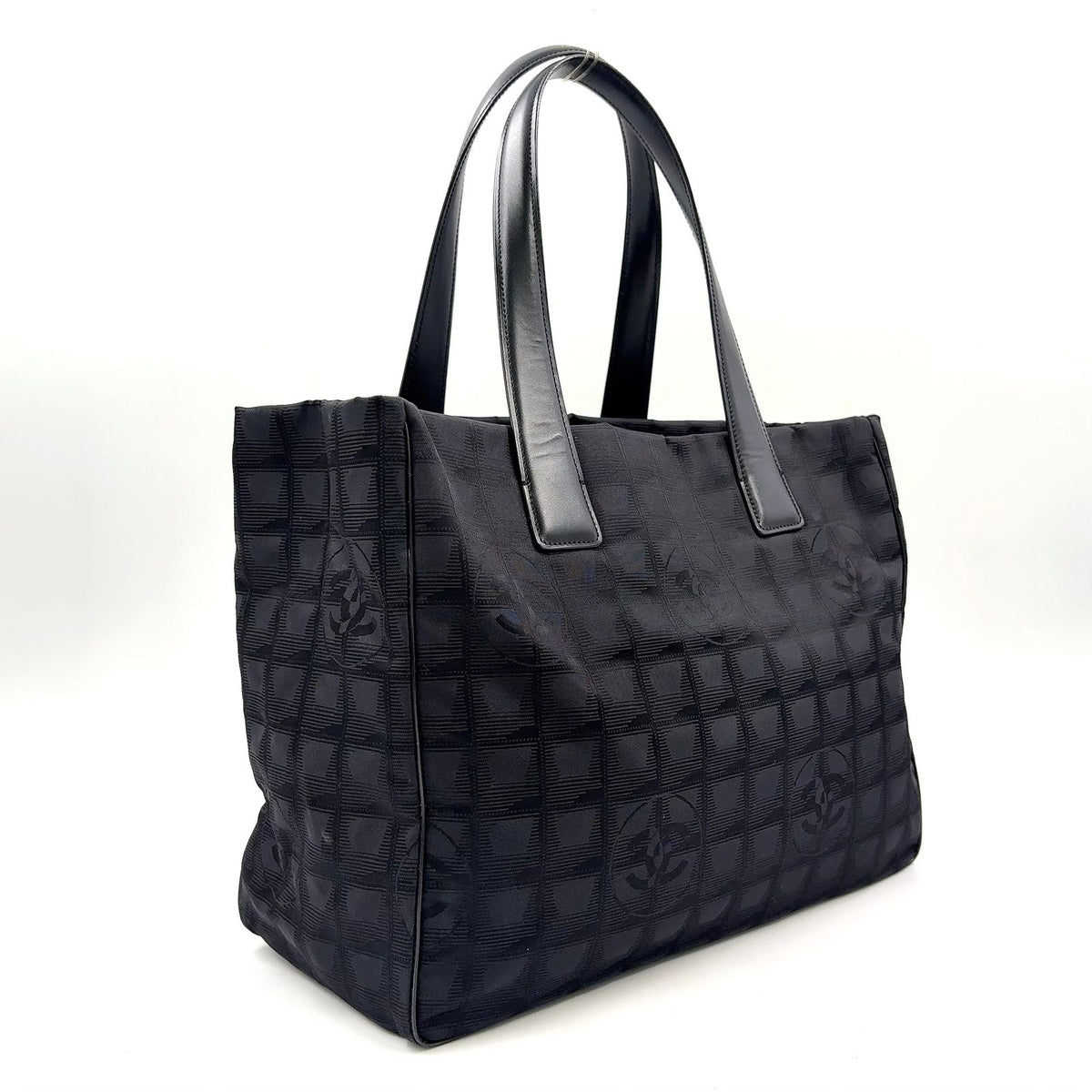 Chanel New Travel Line MM Leather Nylon Black Tote Bag Gold — view 2