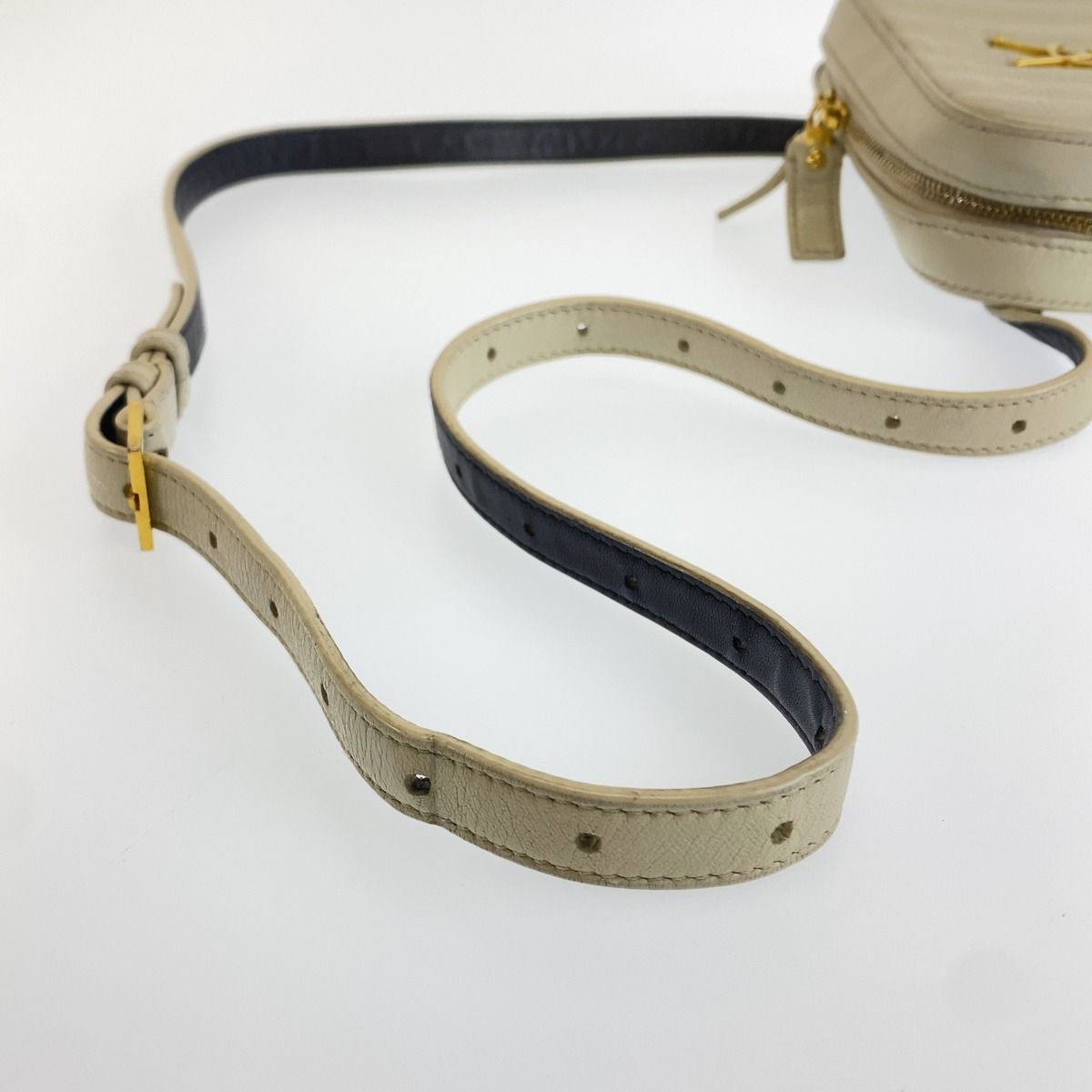 Saint Laurent Vicky Greige Gold Leather Shoulder Bag — view 7