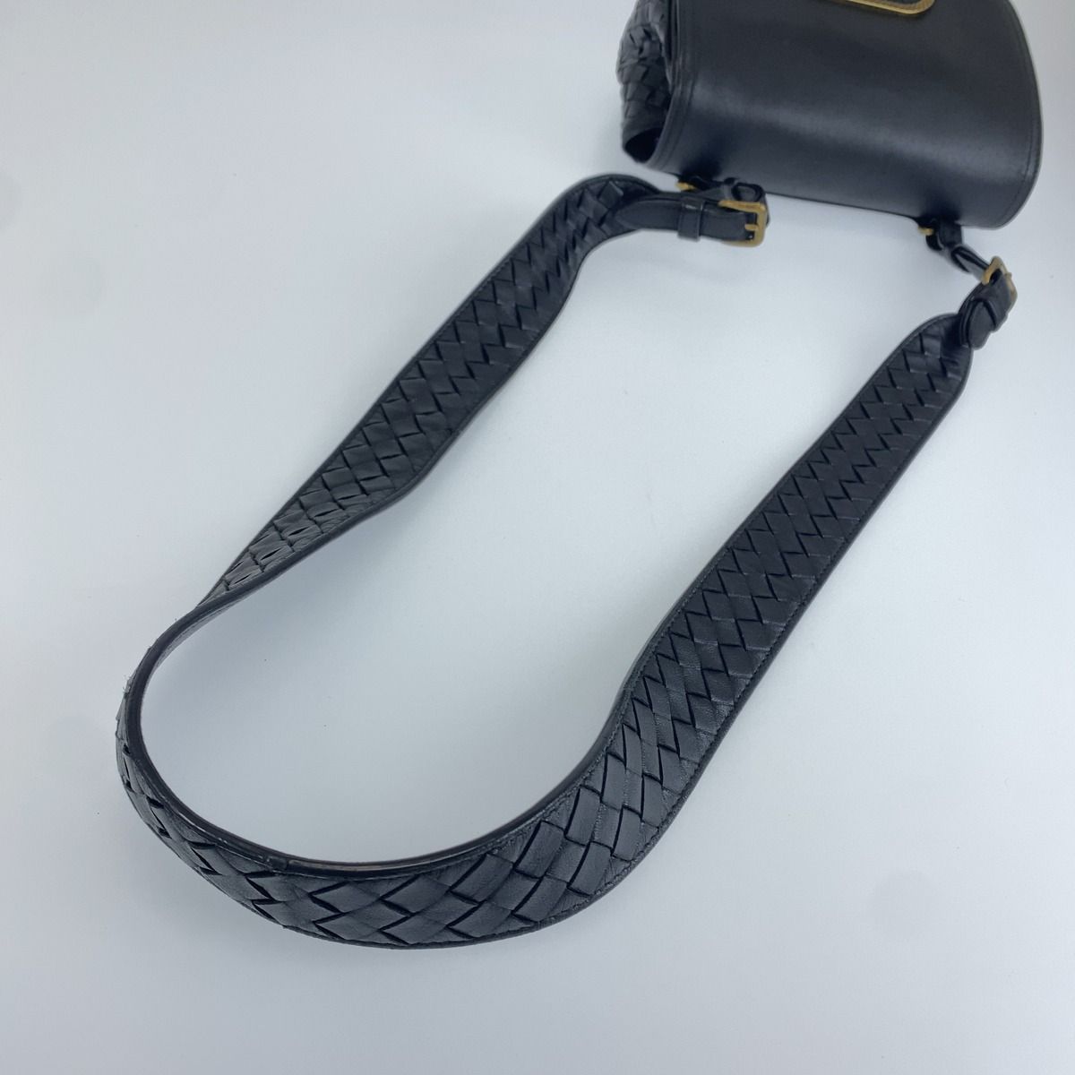 Bottega Veneta Intrecciato Black Gold Leather Crossbody Shoulder Bag — view 5