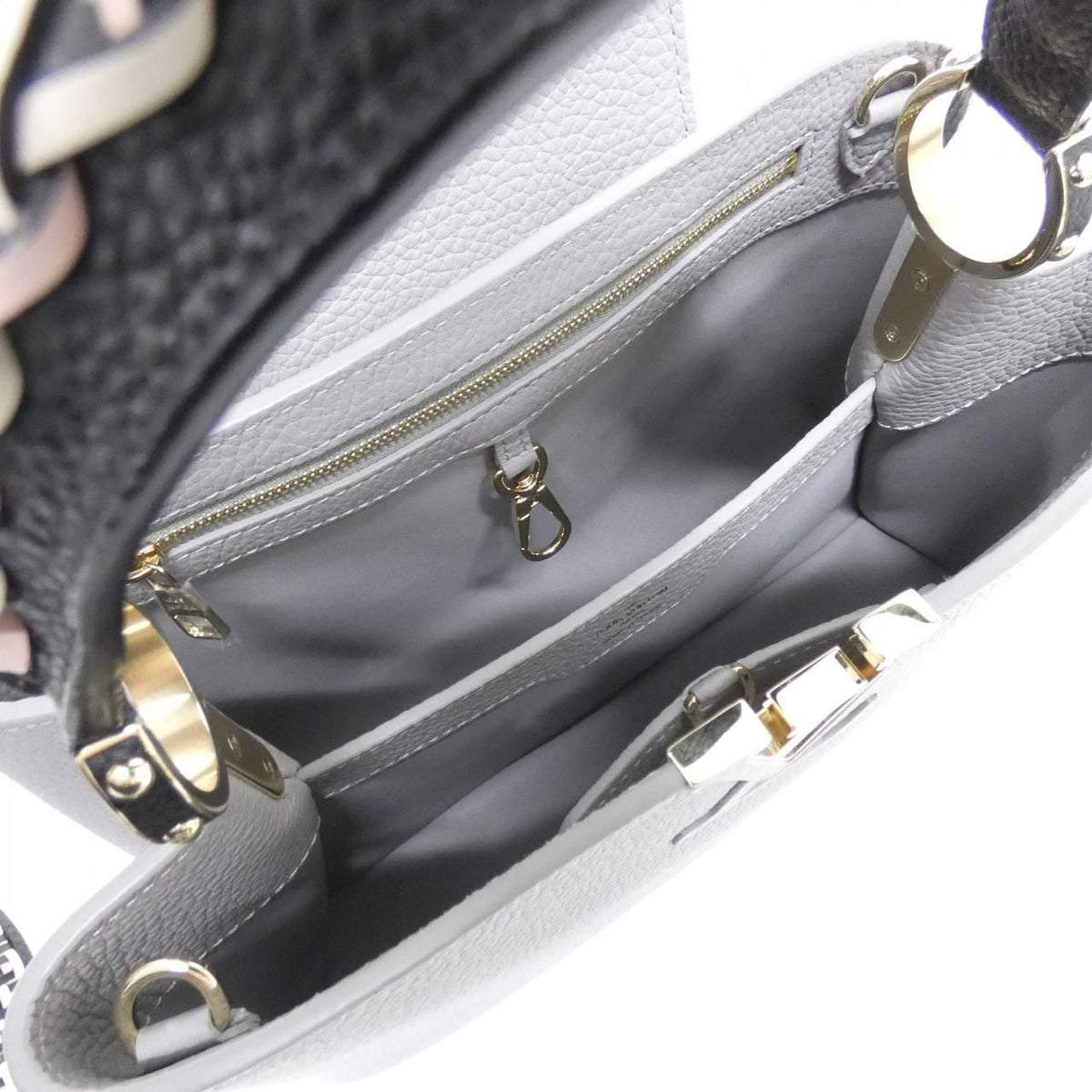 Louis Vuitton Capucines MM Bag — view 7