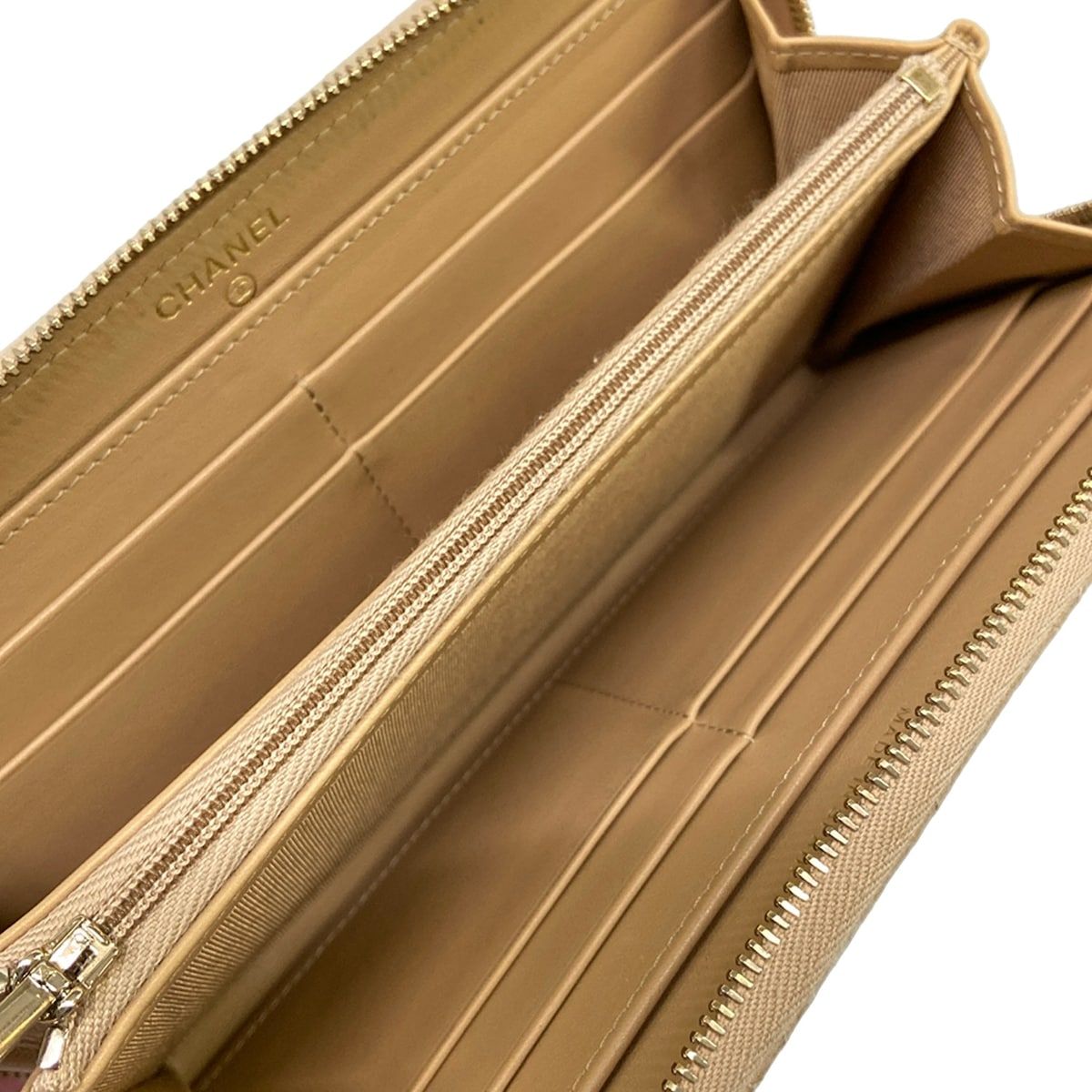 Chanel Wallet Quilted Beige Zip Around — view 3
