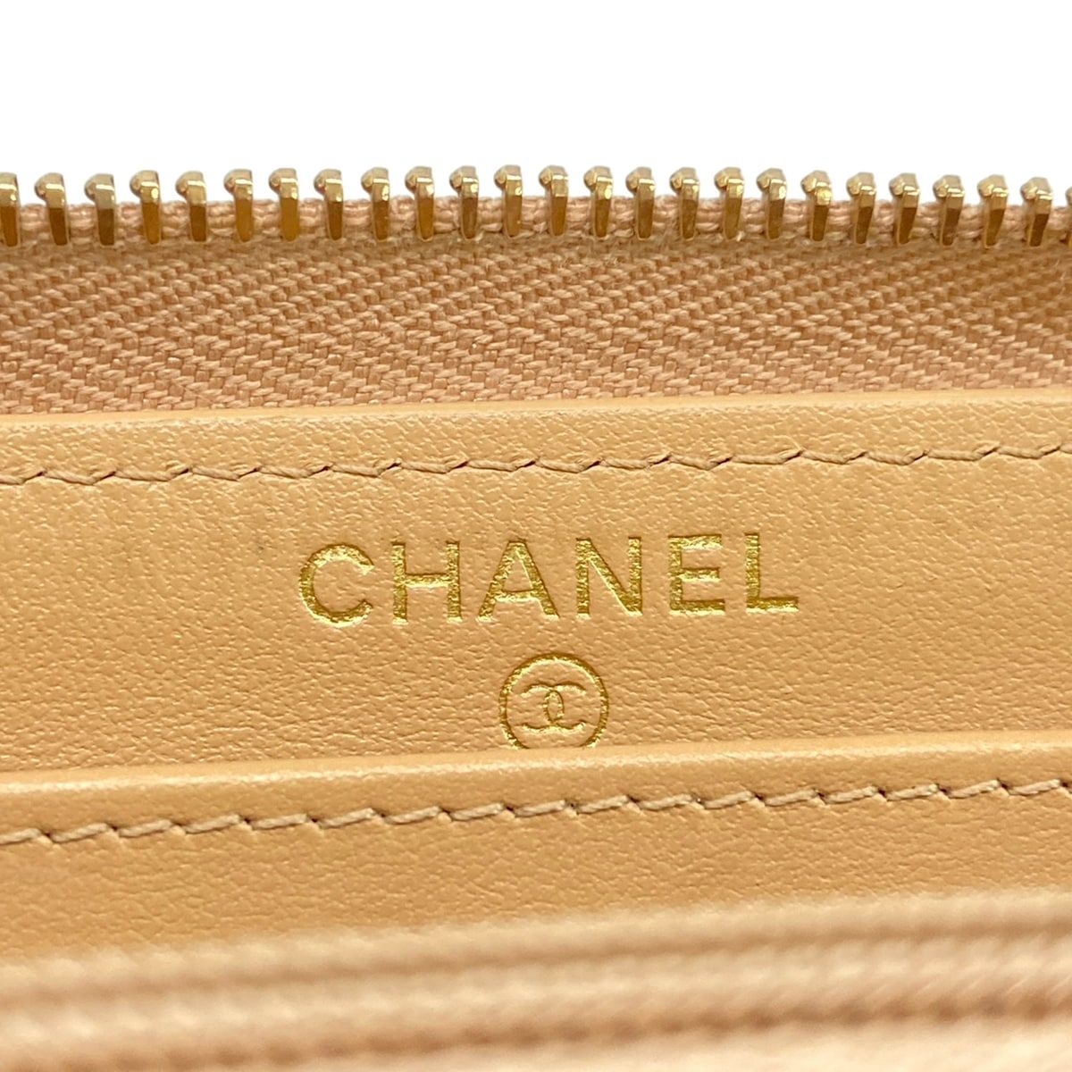 Chanel Wallet Quilted Beige Zip Around — view 5