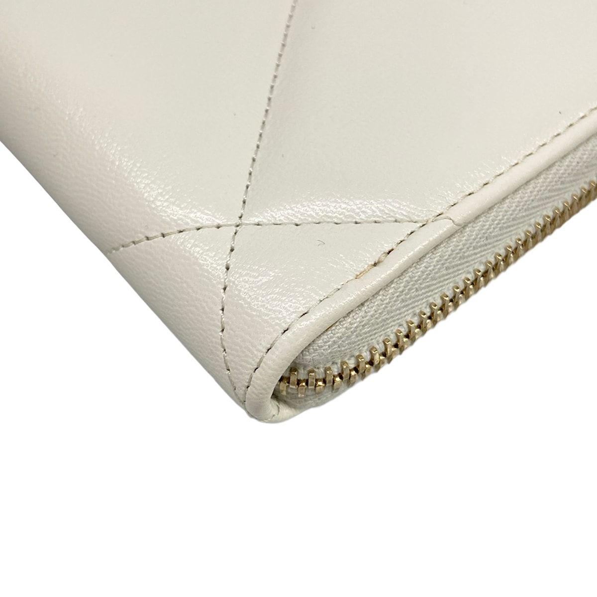 Chanel Wallet Chanel 19 Long Zip White Gold Round Zipperkinskin — view 7