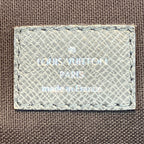 Louis Vuitton Sasha Taiga Shoulder Bag Leather — view 4