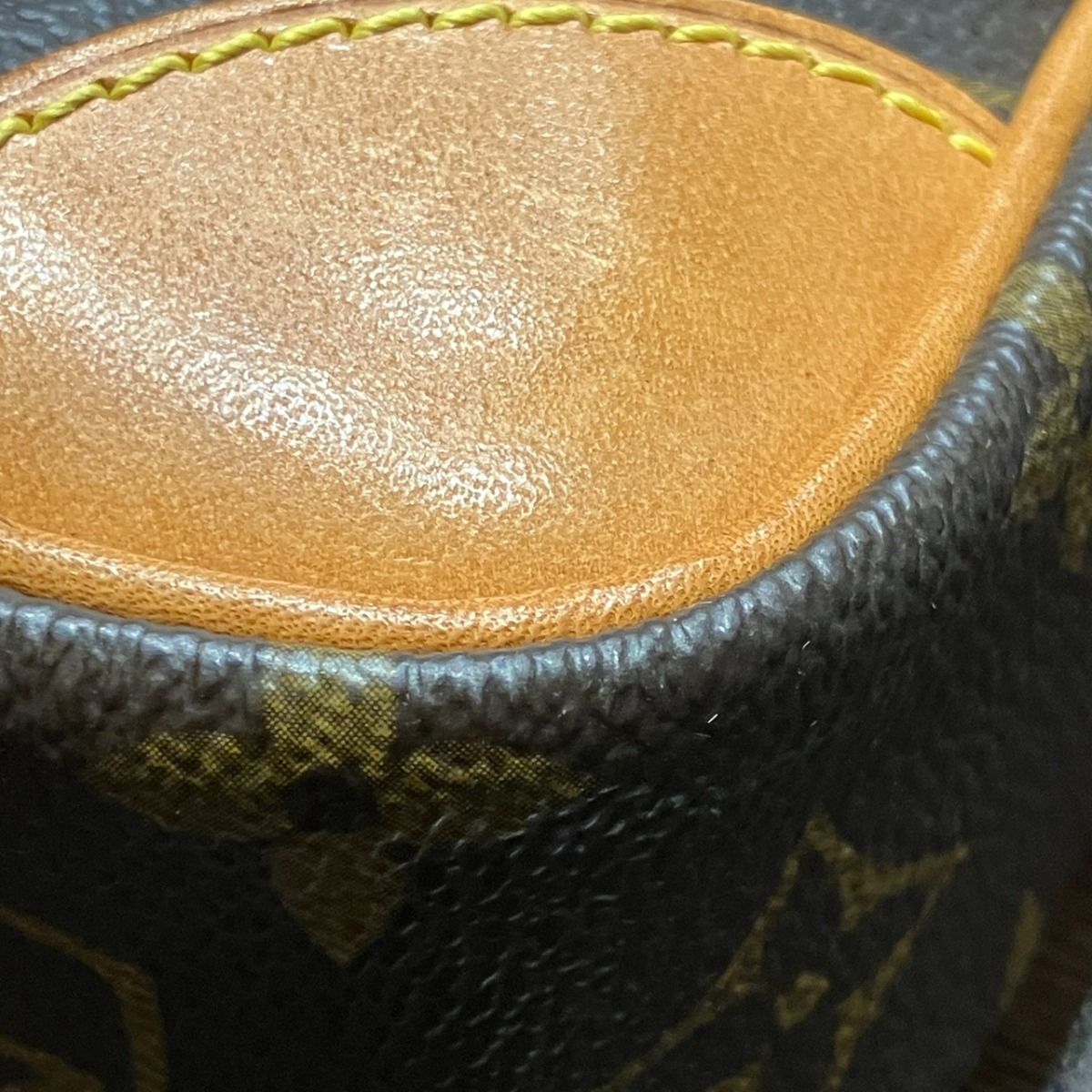 Louis Vuitton Danube Monogram Shoulder Bag Canvas — view 5