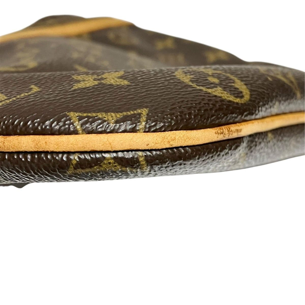 Louis Vuitton Pochette Bosphore Monogram Shoulder Bag Canvas — view 7