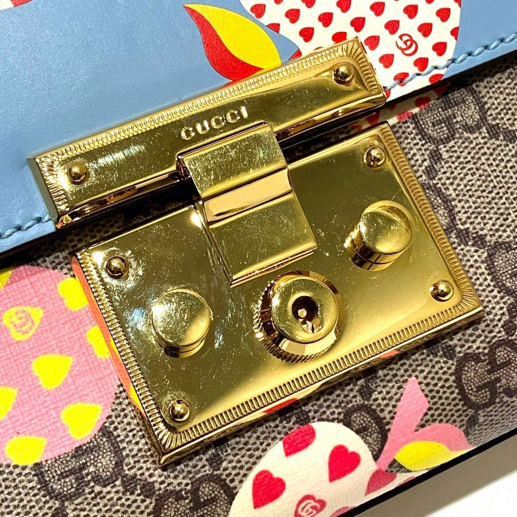 Gucci GG Supreme Shoulder Bag Leather — view 8