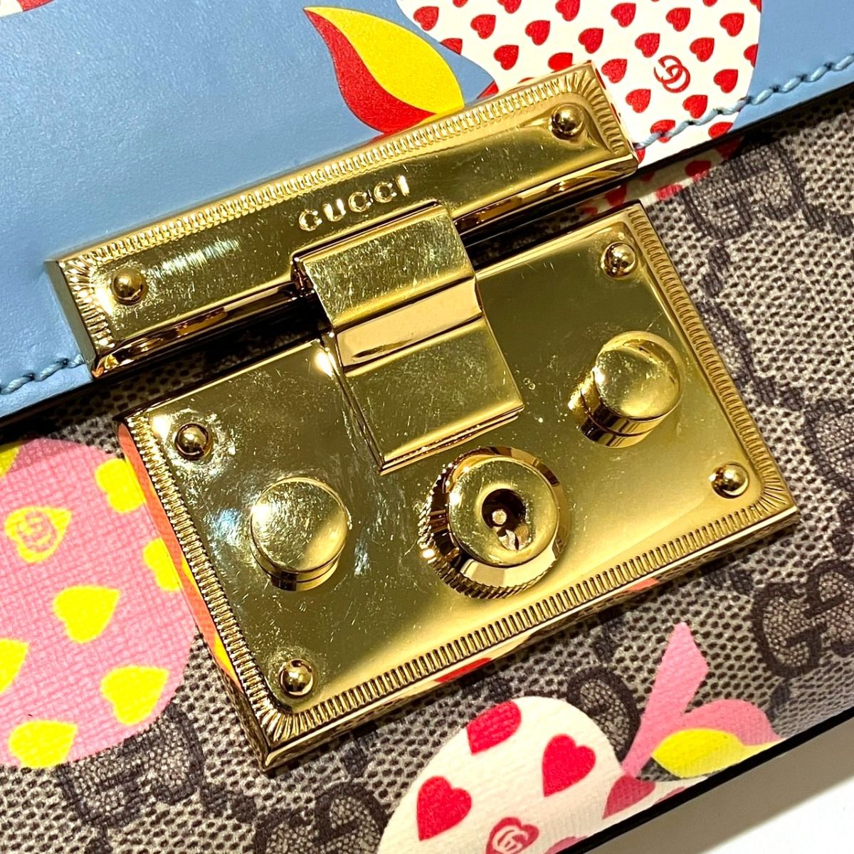 Gucci GG Supreme Shoulder Bag Leather — view 8