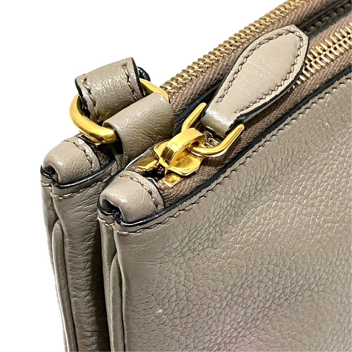 Prada Shoulder Bag Vitello Daino — view 8