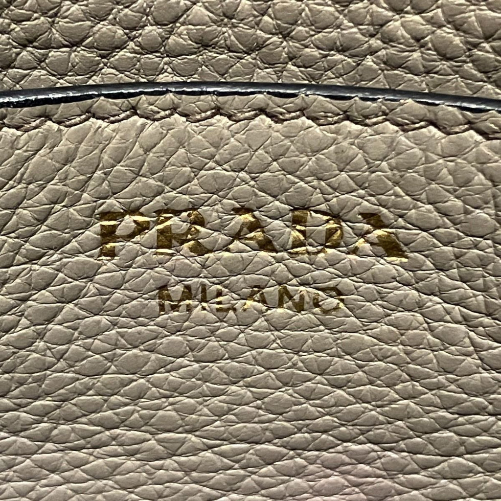 Prada Shoulder Bag Vitello Daino — view 4