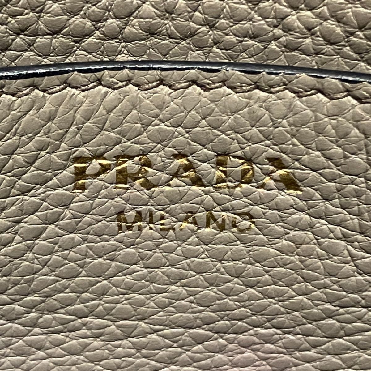 Prada Shoulder Bag Vitello Daino — view 4