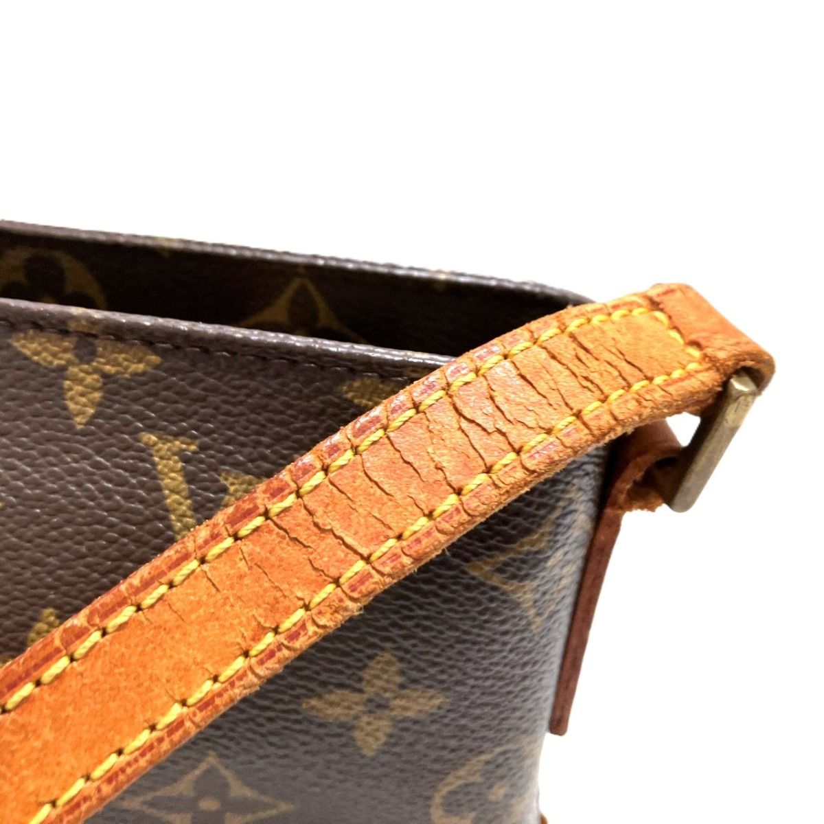 Louis Vuitton Trotteur Monogram Shoulder Bag Canvas — view 8