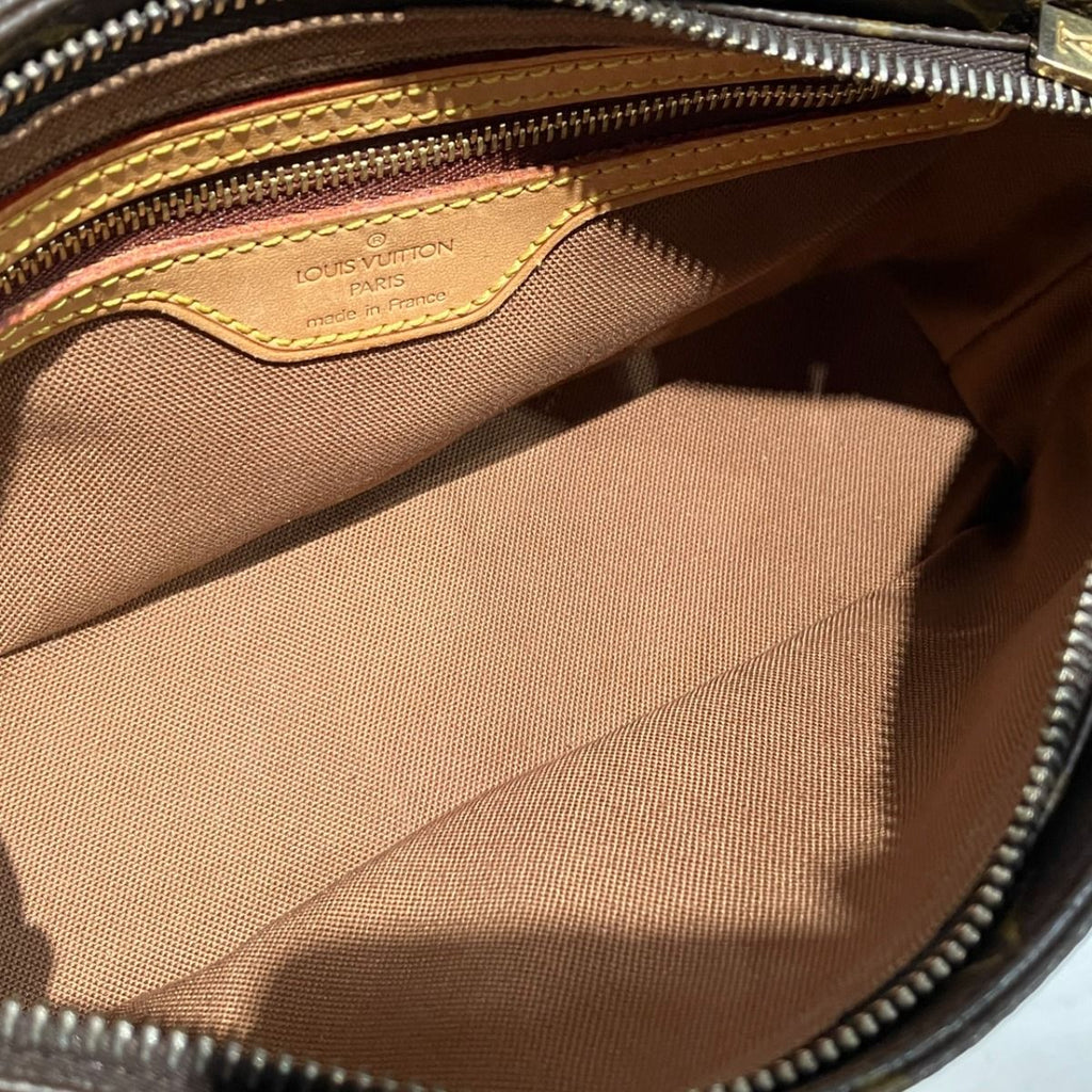 Louis Vuitton Trotteur Monogram Shoulder Bag Canvas — view 5