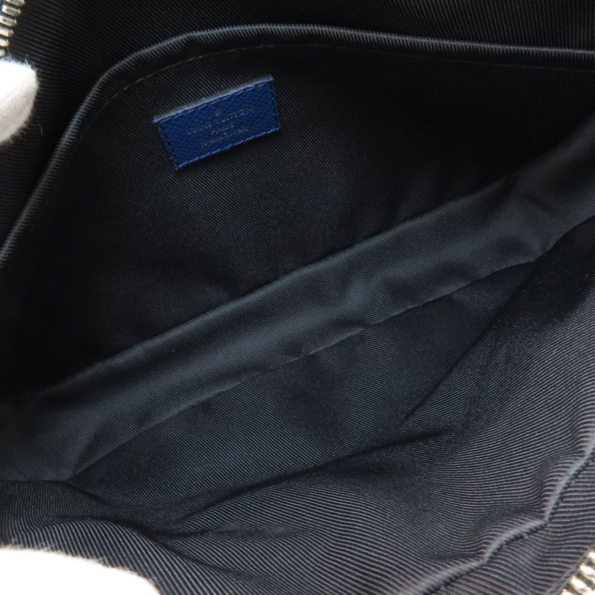 Louis Vuitton Outdoor Messenger PM Shoulder Bag Taigarama — view 5