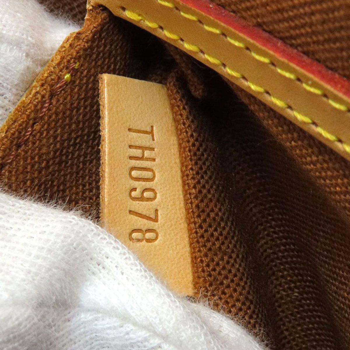 Louis Vuitton Alma Handbag Monogram Canvas — view 7