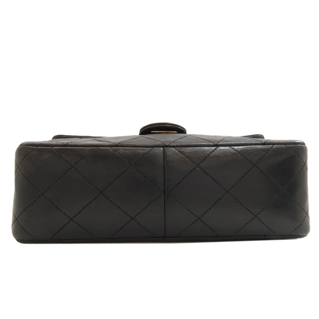 Chanel Quilted CC Logo Gold Shoulder Bag Lambskin — view 4