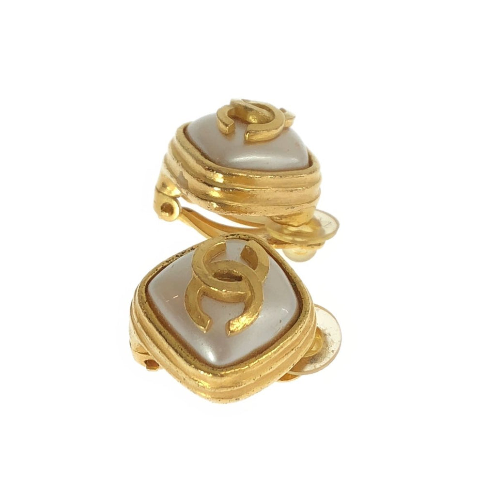 Chanel CC Logo Diamond Earrings Gold — view 2
