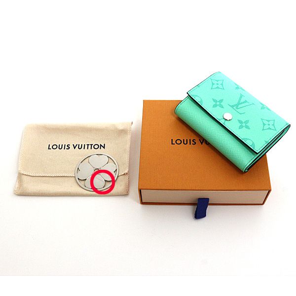 Louis Vuitton Victor Wallet Trifold Taigarama Mint Green — view 2