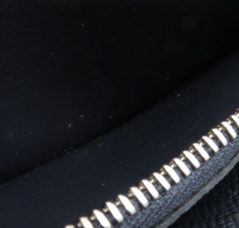 Louis Vuitton Portefeuille Brazza Taiga Boreal Wallet — view 7