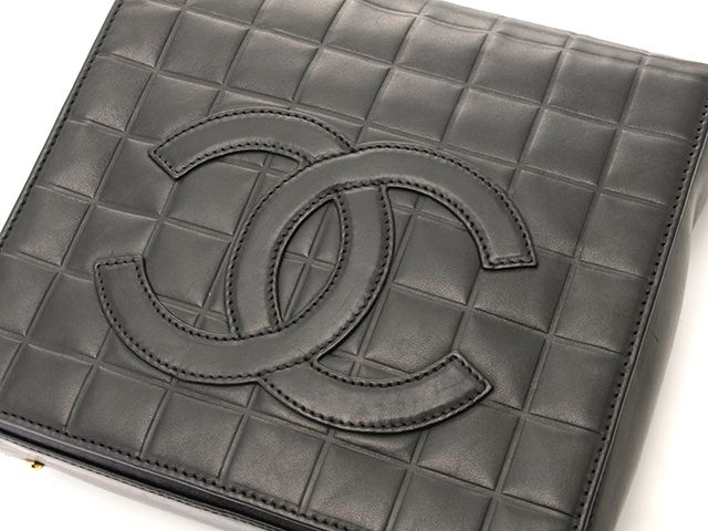 Chanel Choco Bar Lambskin Black Gold — view 6