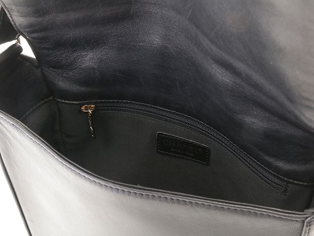 Chanel Choco Bar Lambskin Black Gold — view 5