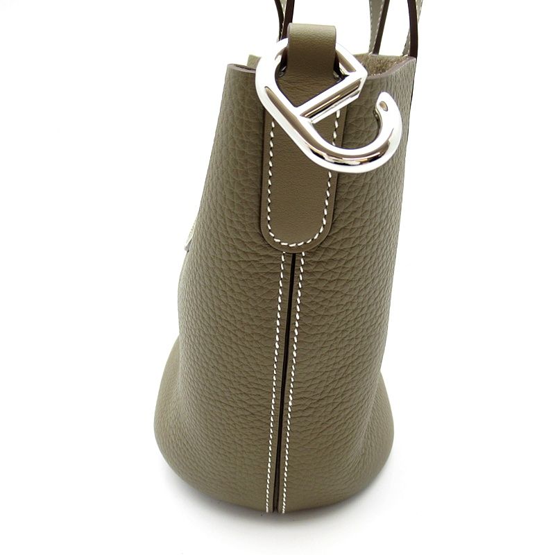 Hermes in the Loop 18 Taurillon Clemence Veau Handbag Etoupe — view 4