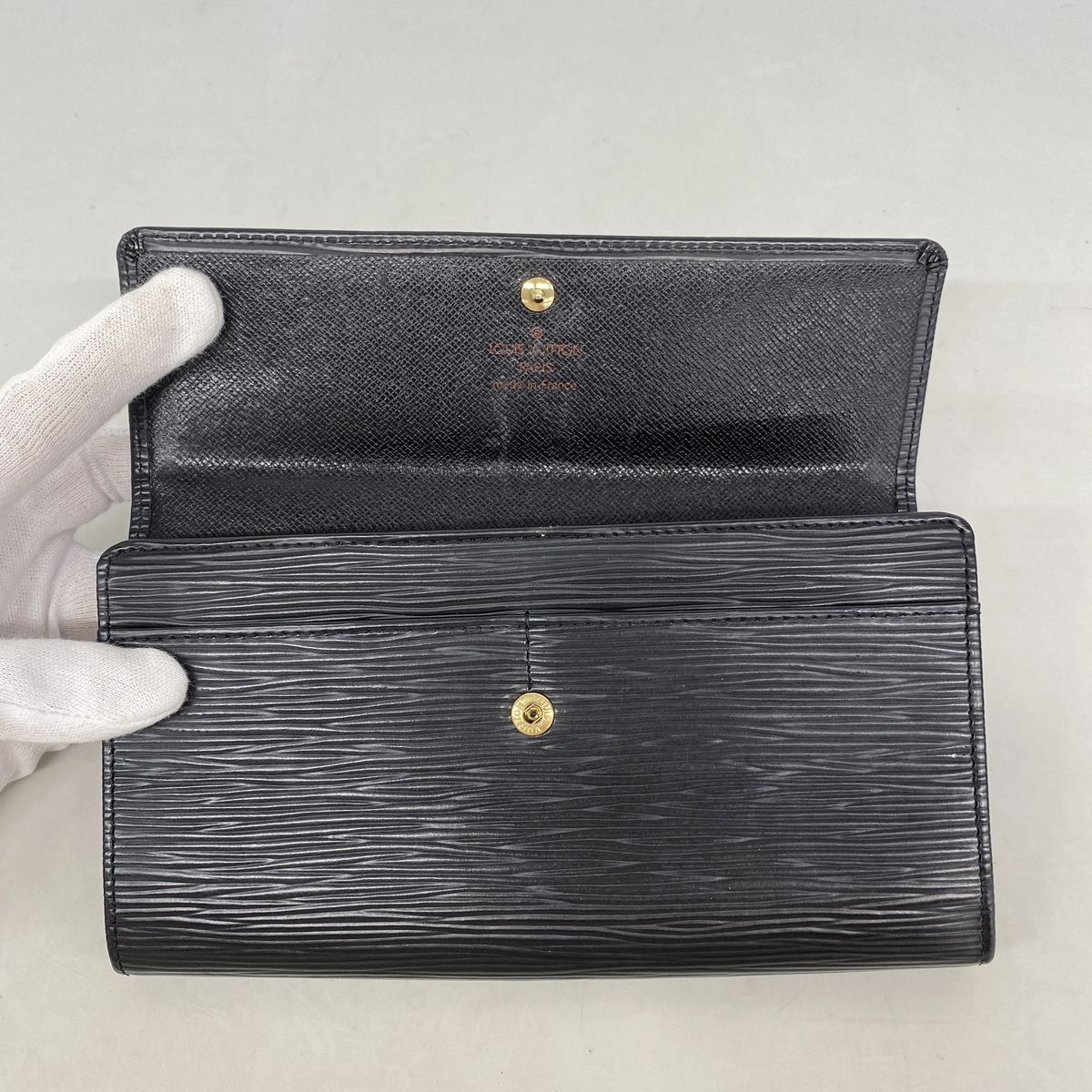 Louis Vuitton Wallet Epi Pochette Porte Monnaie Credit Noir — view 7