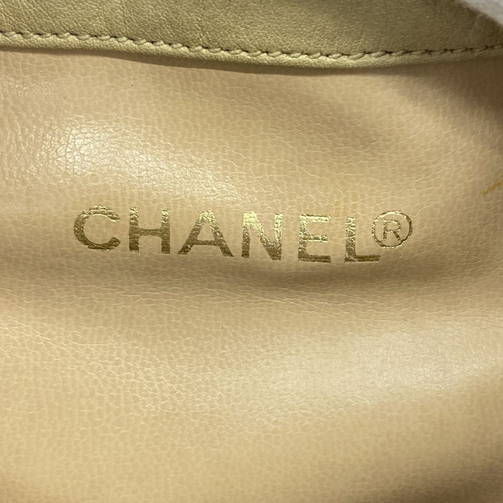 Chanel Shoulder Bag Leather Beige Gold — view 5