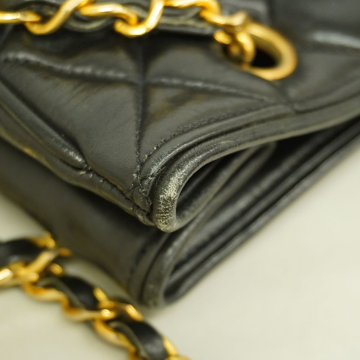 Chanel Shoulder Bag Quilted Lambskin Black Gold — view 7