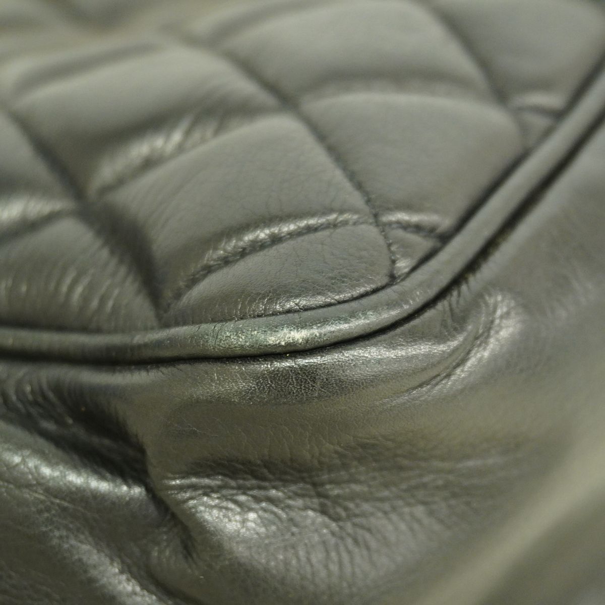Chanel Shoulder Bag Quilted Lambskin Black Gold — view 6