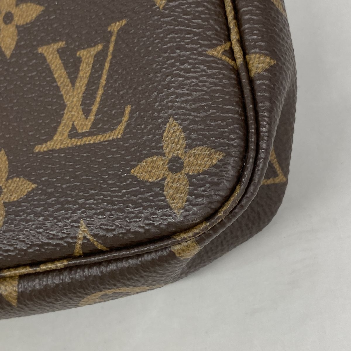 Louis Vuitton Pouch Monogram Mini Pochette Accessoires Brown — view 6