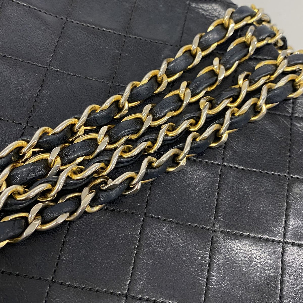 Chanel Shoulder Bag Quilted Lambskin Black Gold — view 8