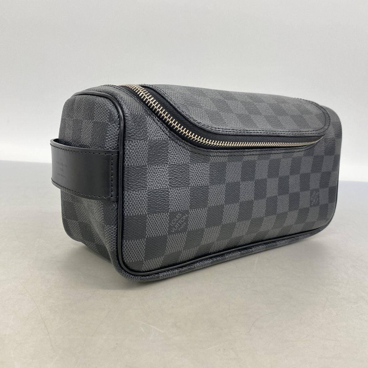 Louis Vuitton Clutch Damier Graphite Toilet Pouch Black Gray — view 2