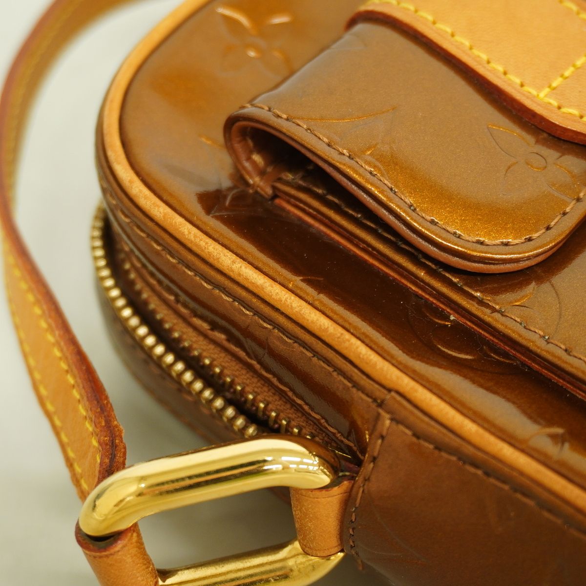 Louis Vuitton Shoulder Bag Vernis Christie PM Bronze — view 7