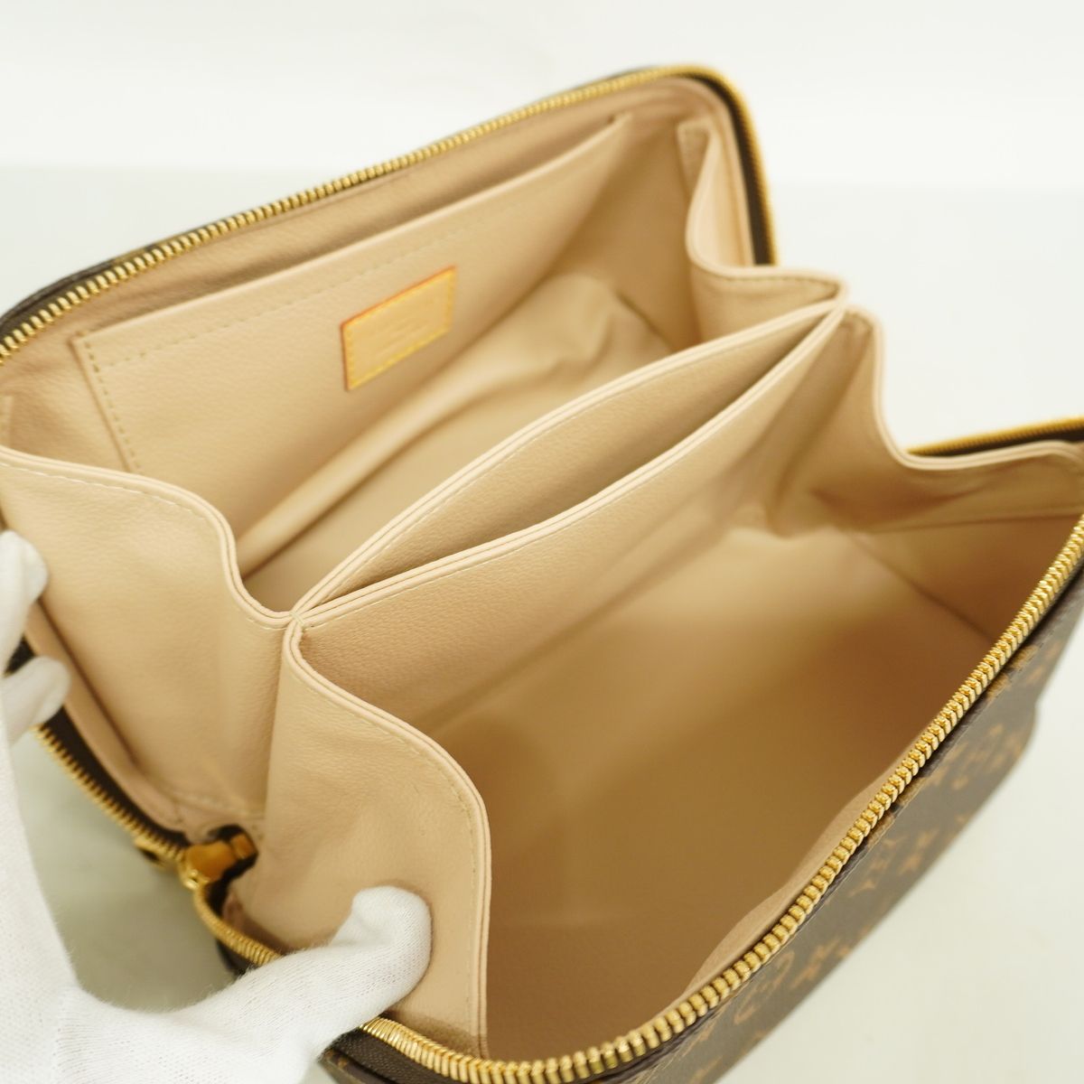 Louis Vuitton Clutch Monogram Toiletry Brown — view 4