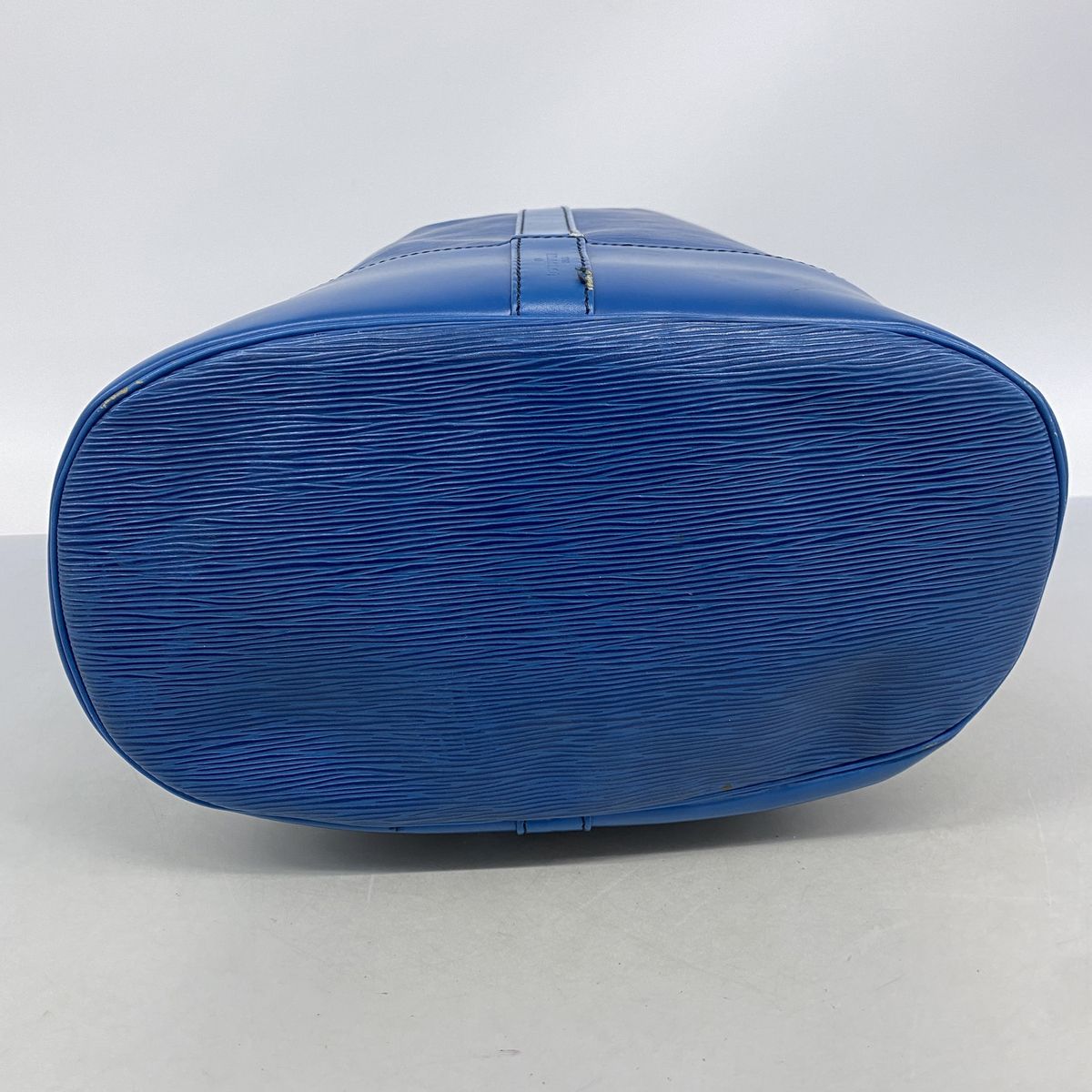 Louis Vuitton Shoulder Bag Epi Randonnee GM Toledo Blue — view 3