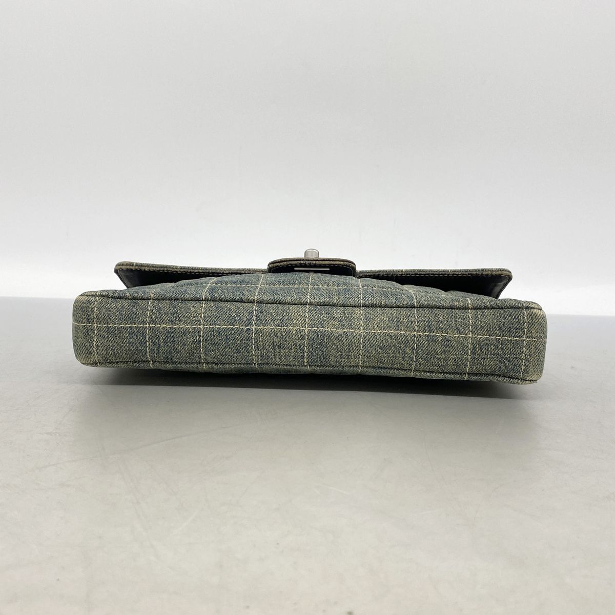 Chanel Shoulder Bag Choco Bar Denim Blue Silver — view 3