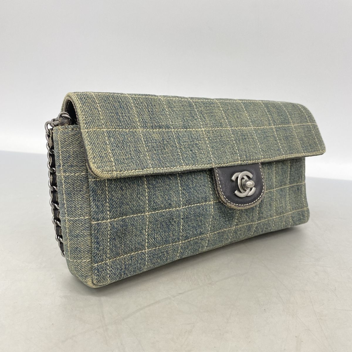 Chanel Shoulder Bag Choco Bar Denim Blue Silver — view 2