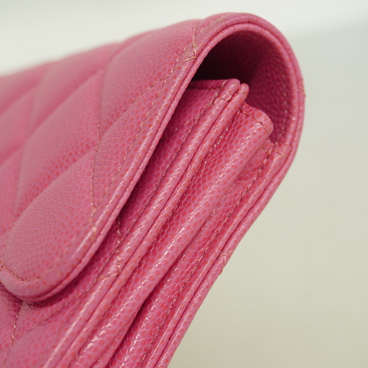 Chanel Wallet Quilted Caviar Leather Pink Gold — view 5