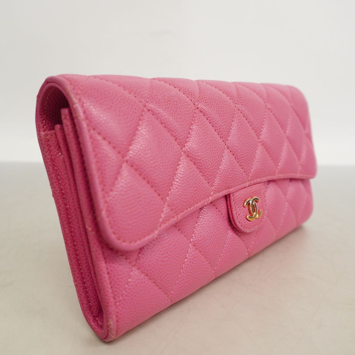 Chanel Wallet Quilted Caviar Leather Pink Gold — view 2