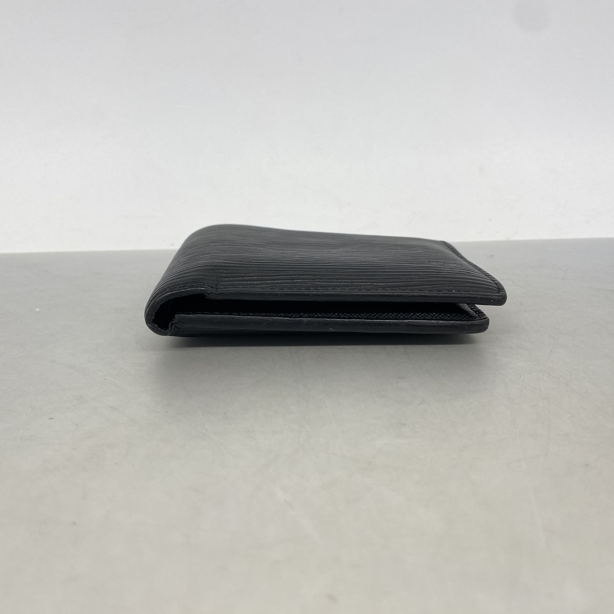 Louis Vuitton Billfold Epi Portefeuille Multiple Noir Wallet — view 2