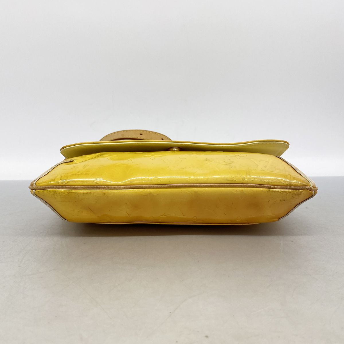 Louis Vuitton Shoulder Bag Vernis Thompson Street Lime Yellow — view 3
