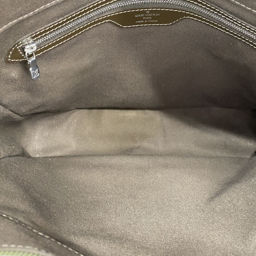 Louis Vuitton Shoulder Bag Taiga Victor Grizzly — view 4