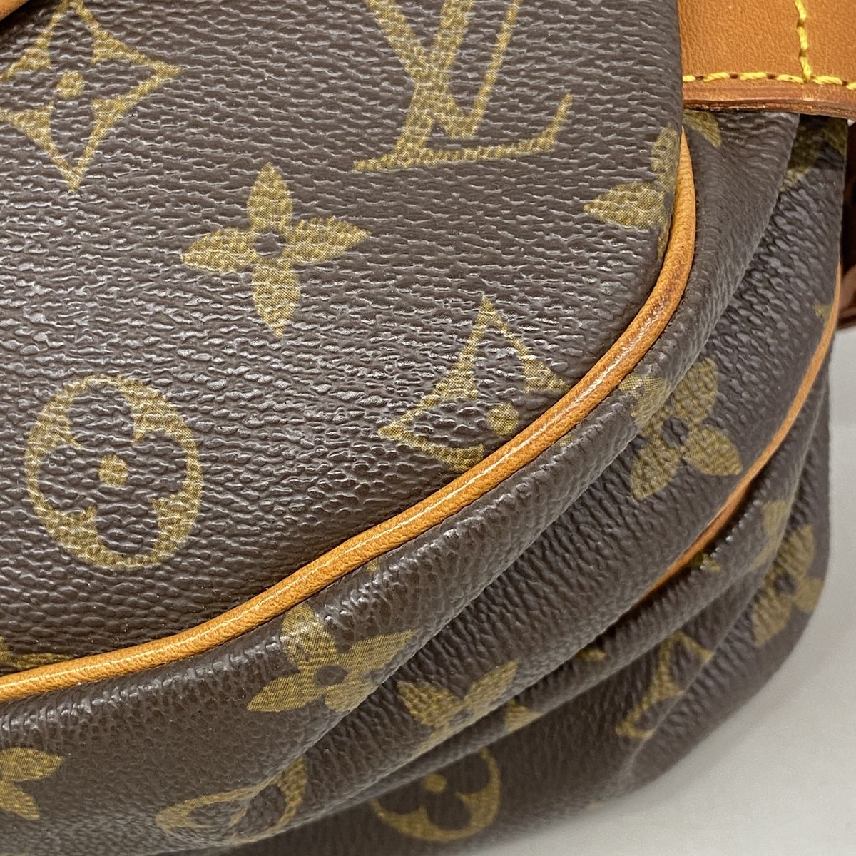 Louis Vuitton Shoulder Bag Monogram Saumur 30 Brown — view 8
