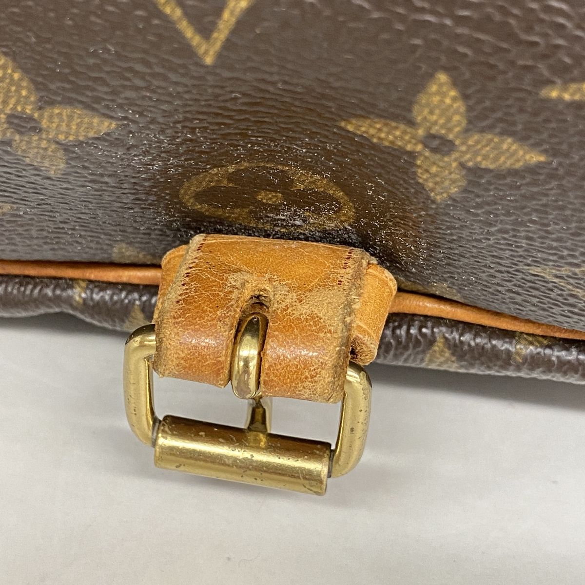 Louis Vuitton Shoulder Bag Monogram Saumur 30 Brown — view 7