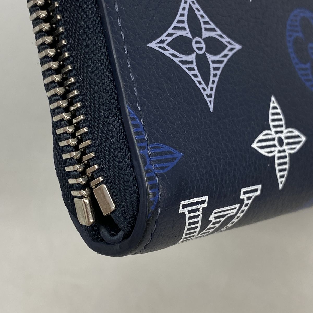 Louis Vuitton Wallet Monogram Shadow Zippy Horizontal Navy Blue — view 6