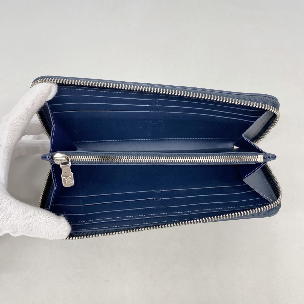 Louis Vuitton Wallet Monogram Shadow Zippy Horizontal Navy Blue — view 3