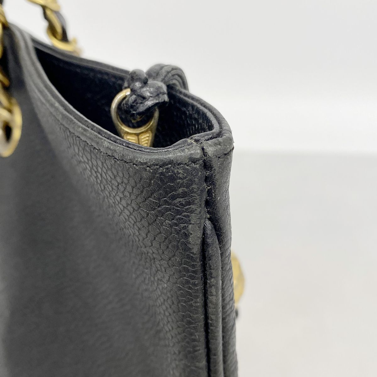 Chanel Shoulder Bag Caviar Leather Black Gold — view 6