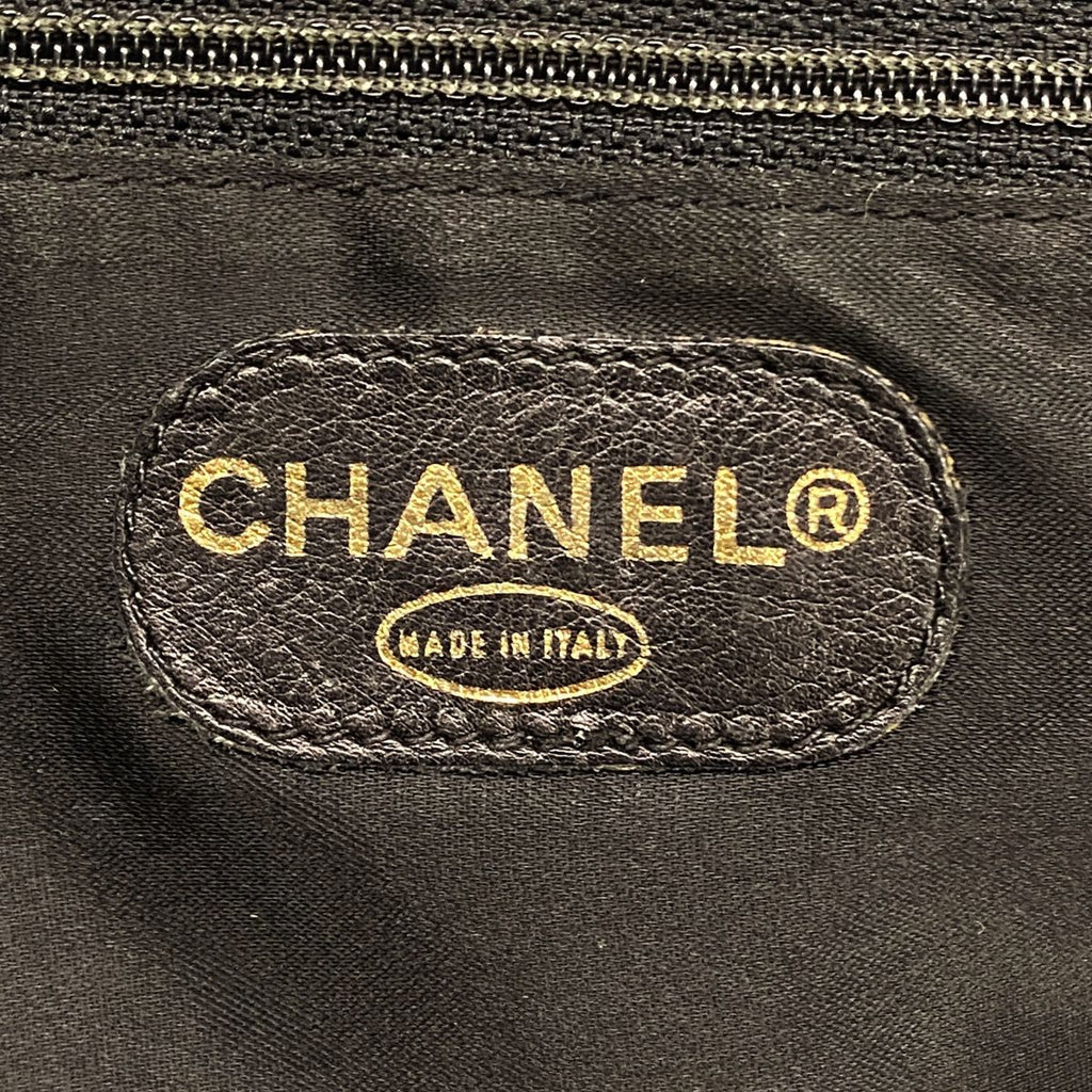 Chanel Shoulder Bag Caviar Leather Black Gold — view 5
